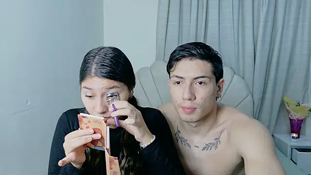 Snapshot of ScarlettAndLucas chatting on 05/28/26, 11:35 ScarlettAndLucas online show from 05/28/26, 11:35