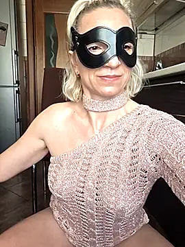 Snapshot of DahliaDew chatting on 01/14/26, 10:32 DahliaDew online show from 01/14/26, 10:32