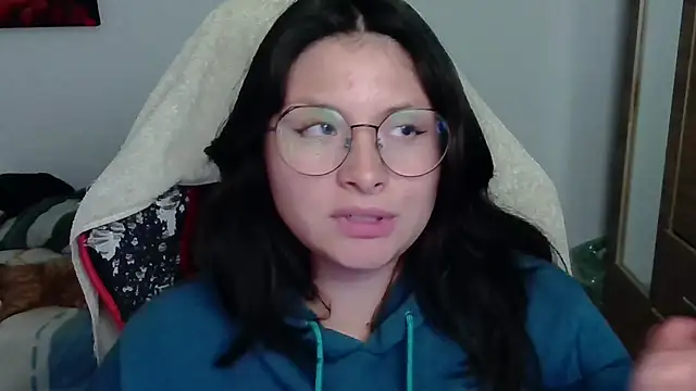 yessica gomez01 online show from 05/19/26, 01:56