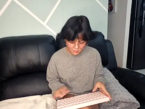 Yumicoco  online show from 02/05/26, 03:44