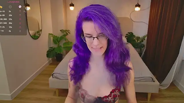 Snapshot of AuraLaunni chatting on 07/21/26, 07:32 AuraLaunni online show from 07/21/26, 07:32