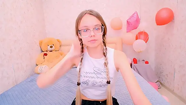 LolliStrawberry online show from 02/25/26, 07:40