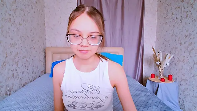 LolliStrawberry online show from 04/05/26, 06:54