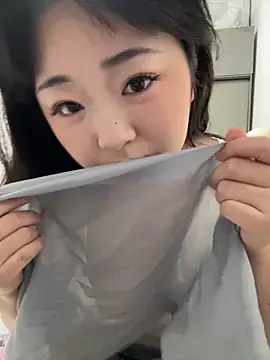 Snapshot of Mloy-01 chatting on 02/01/26, 01:09 Mloy-01 online show from 02/01/26, 01:09