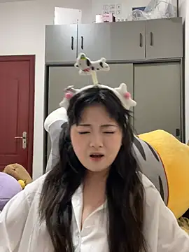 Snapshot of Mloy-01 chatting on 02/03/26, 02:22 Mloy-01 online show from 02/03/26, 02:22