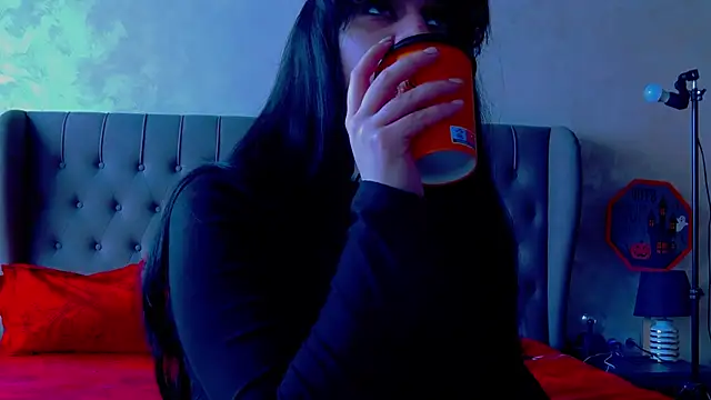 Snapshot of MaddyAllure chatting on 02/20/26, 06:37 MaddyAllure online show from 02/20/26, 06:37