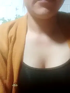 jjennyyy online show from 05/18/26, 01:06