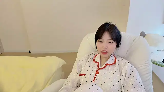 Onefiona online show from 04/11/26, 07:45