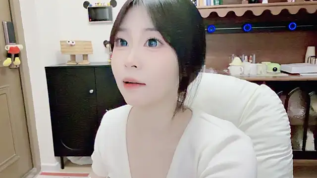 Onefiona online show from 06/18/26, 11:58