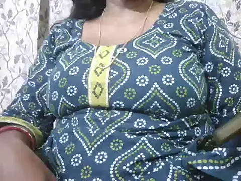Snapshot of mohini_bhabhi chatting on 07/20/26, 03:47 mohini bhabhi online show from 07/20/26, 03:47