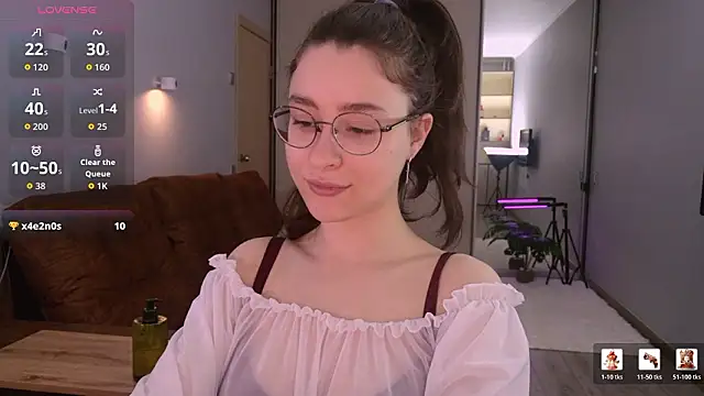 Snapshot of classy____ chatting on 03/22/26, 01:14 classy online show from 03/22/26, 01:14