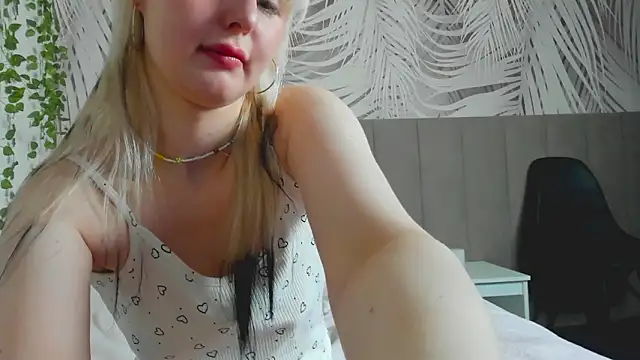 Snapshot of AdeleSilvy chatting on 02/03/26, 02:53 AdeleSilvy online show from 02/03/26, 02:53