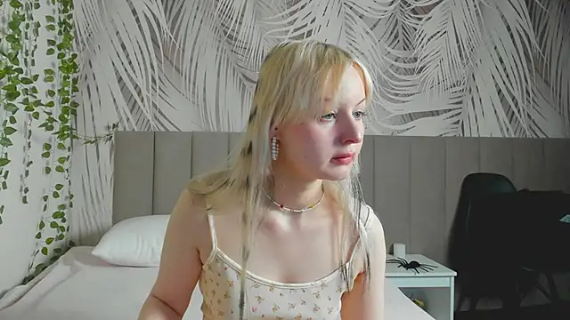 Snapshot of AdeleSilvy chatting on 02/06/26, 01:54 AdeleSilvy online show from 02/06/26, 01:54