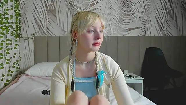 Snapshot of AdeleSilvy chatting on 02/07/26, 01:42 AdeleSilvy online show from 02/07/26, 01:42