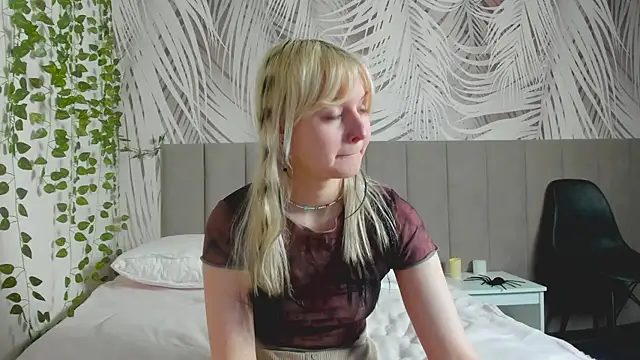 Snapshot of AdeleSilvy chatting on 02/12/26, 02:06 AdeleSilvy online show from 02/12/26, 02:06