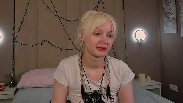 Snapshot of AdeleSilvy chatting on 02/26/26, 01:59 AdeleSilvy online show from 02/26/26, 01:59