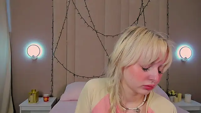 AdeleSilvy online show from 06/08/26, 01:39