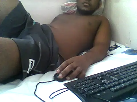 Snapshot of handsomeguy02 chatting on 05/25/26, 12:22 handsomeguy02 online show from 05/25/26, 12:22