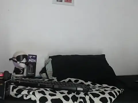 CherryH0ttie online show from 05/27/26, 06:49