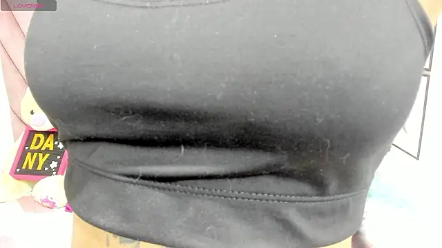 danibellucii  online show from 03/06/26, 03:36