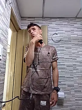 torvyHot online show from 04/11/26, 08:13