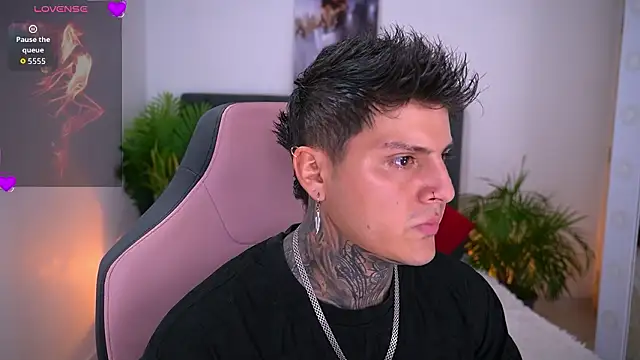 Snapshot of goldenatlasX chatting on 02/16/26, 07:32 goldenatlasX online show from 02/16/26, 07:32