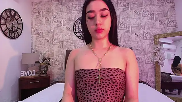 emily clarkk  online show from 01/16/26, 08:02