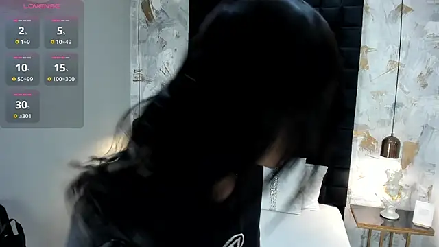 emily clarkk  online show from 02/24/26, 07:45