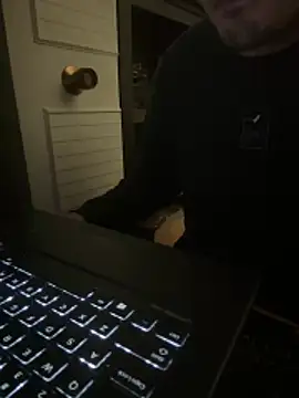 Snapshot of 2flimsy chatting on 02/08/26, 02:04 2flimsy online show from 02/08/26, 02:04