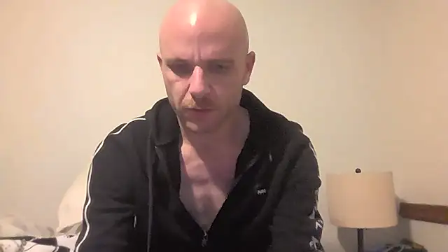 Snapshot of FrankieFuckMe chatting on 02/01/26, 08:35 FrankieFuckMe online show from 02/01/26, 08:35