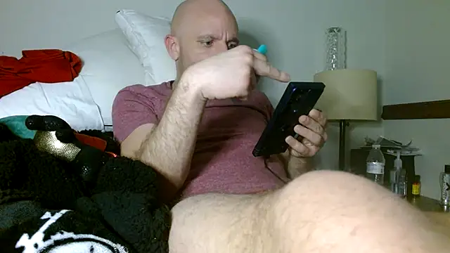 Snapshot of FrankieFuckMe chatting on 02/14/26, 04:42 FrankieFuckMe online show from 02/14/26, 04:42