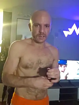 Snapshot of FrankieFuckMe chatting on 06/14/26, 04:14 FrankieFuckMe online show from 06/14/26, 04:14
