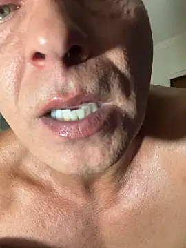 Snapshot of dogfrota chatting on 02/05/26, 03:11 dogfrota online show from 02/05/26, 03:11