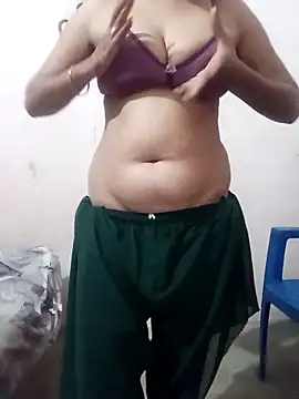 sexyqueen558 online show from 04/08/26, 07:25