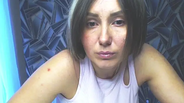 NikkiKiss    online show from 04/13/26, 11:37