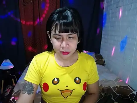 Snapshot of BriannaCruz24 chatting on 04/20/26, 11:35 BriannaCruz24 online show from 04/20/26, 11:35