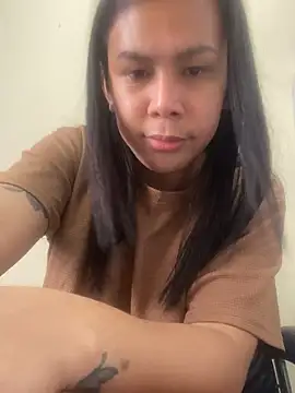 Snapshot of BriannaCruz24 chatting on 04/21/26, 02:04 BriannaCruz24 online show from 04/21/26, 02:04