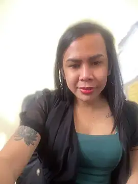 Snapshot of BriannaCruz24 chatting on 04/21/26, 11:40 BriannaCruz24 online show from 04/21/26, 11:40