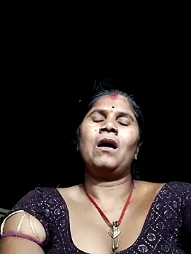 Hot di97 online show from 05/19/26, 03:40
