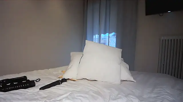 AlyssaFoxx  online show from 04/15/26, 04:30