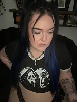 Snapshot of Miss_CurvesXXX chatting on 04/21/26, 01:06 Miss CurvesXXX online show from 04/21/26, 01:06
