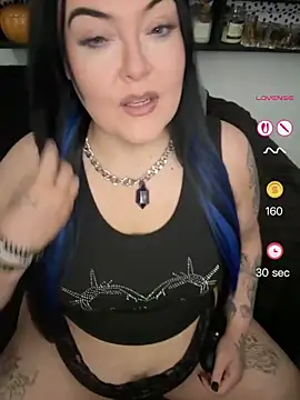 Snapshot of Miss_CurvesXXX chatting on 04/24/26, 11:12 Miss CurvesXXX online show from 04/24/26, 11:12