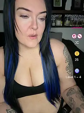 Snapshot of Miss_CurvesXXX chatting on 04/26/26, 12:14 Miss CurvesXXX online show from 04/26/26, 12:14