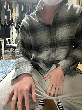 Snapshot of Alexkimsumin chatting on 04/16/26, 01:45 Alexkimsumin online show from 04/16/26, 01:45