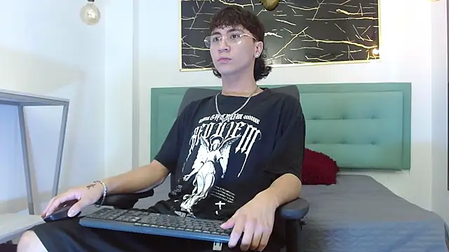 XanderGrey8 online show from 04/17/26, 12:41