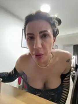 Missolevelvet online show from 02/23/26, 08:28