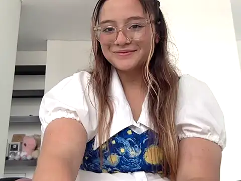 LOLA R  online show from 02/03/26, 07:41