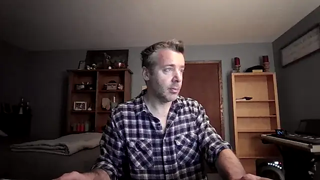 chrisw8140 online show from 03/16/26, 05:44