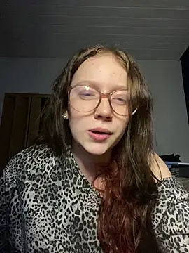 YoungLisaa18 online show from 02/09/26, 07:40