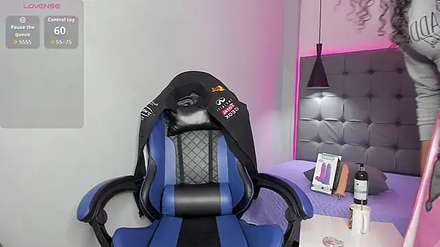 scarletcherry18 online show from 03/27/26, 03:12